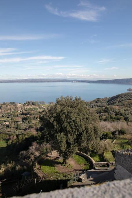 La Terrazza Nel Borgo Apartman Bracciano Kültér fotó